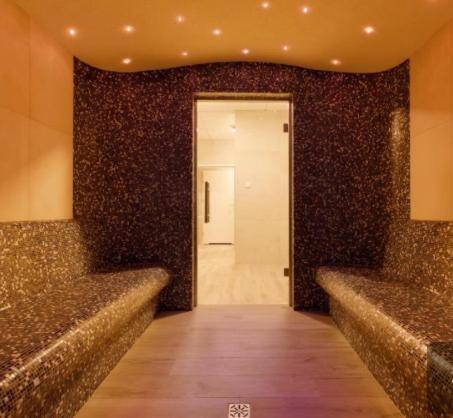 Onyx Family Apartment